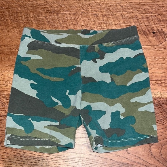 Crewcuts Girl’s Camo Stretch Shorts Size 6